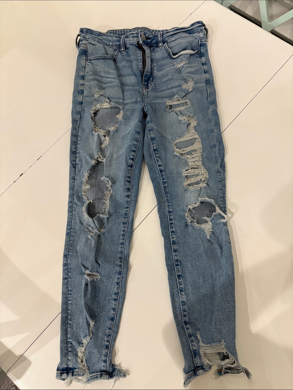 American Eagle Outfitters Light Blue Distressed Skinny Jeans